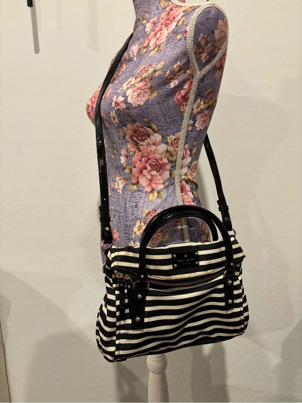 kate spade New York Black & White Leslie Striped Satchel crossbody bag